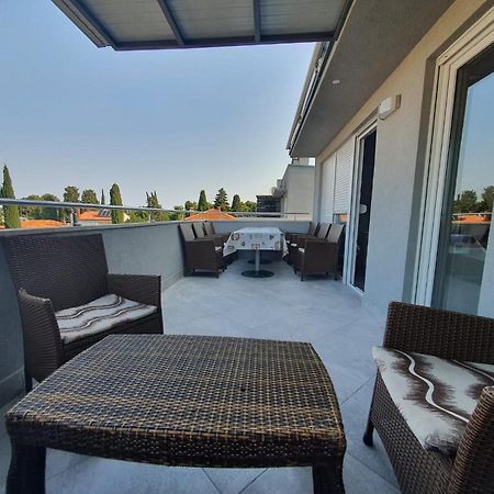 Apartment Sara Umag Exterior foto